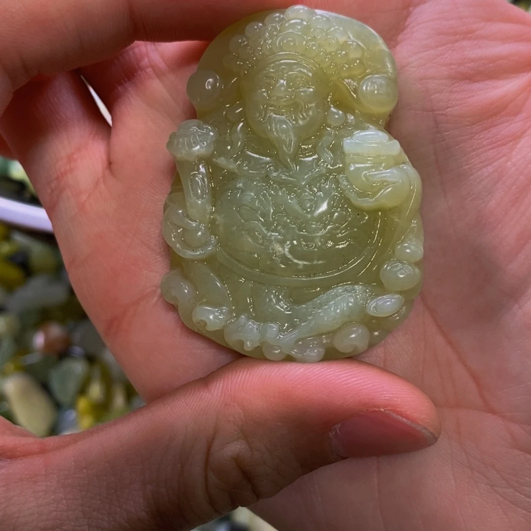 蛇纹石玉吊坠未镶嵌