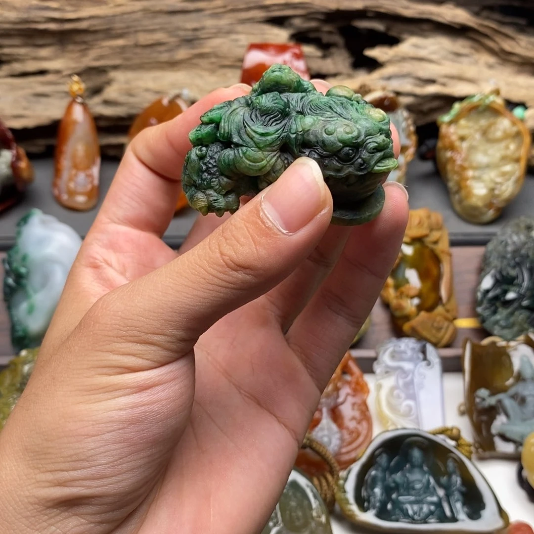颈饰未镶嵌翡翠一