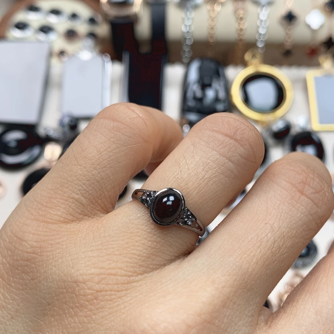 翡翠18K金镶嵌戒指