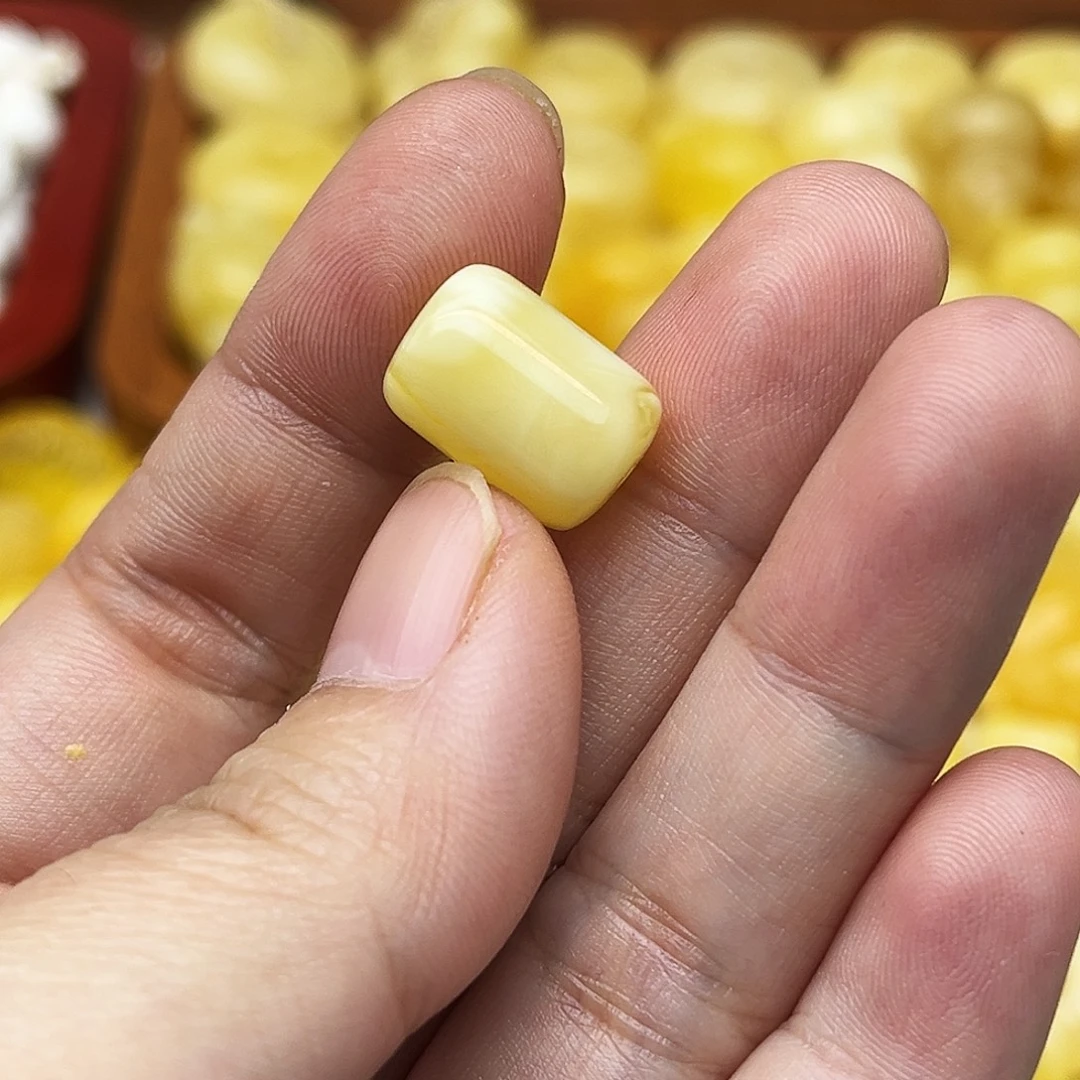 蜜蜡未镶嵌裸石天然