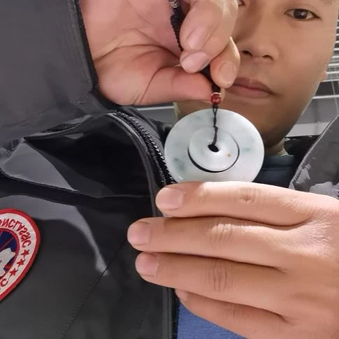 颈饰未镶嵌和田玉（糖玉）