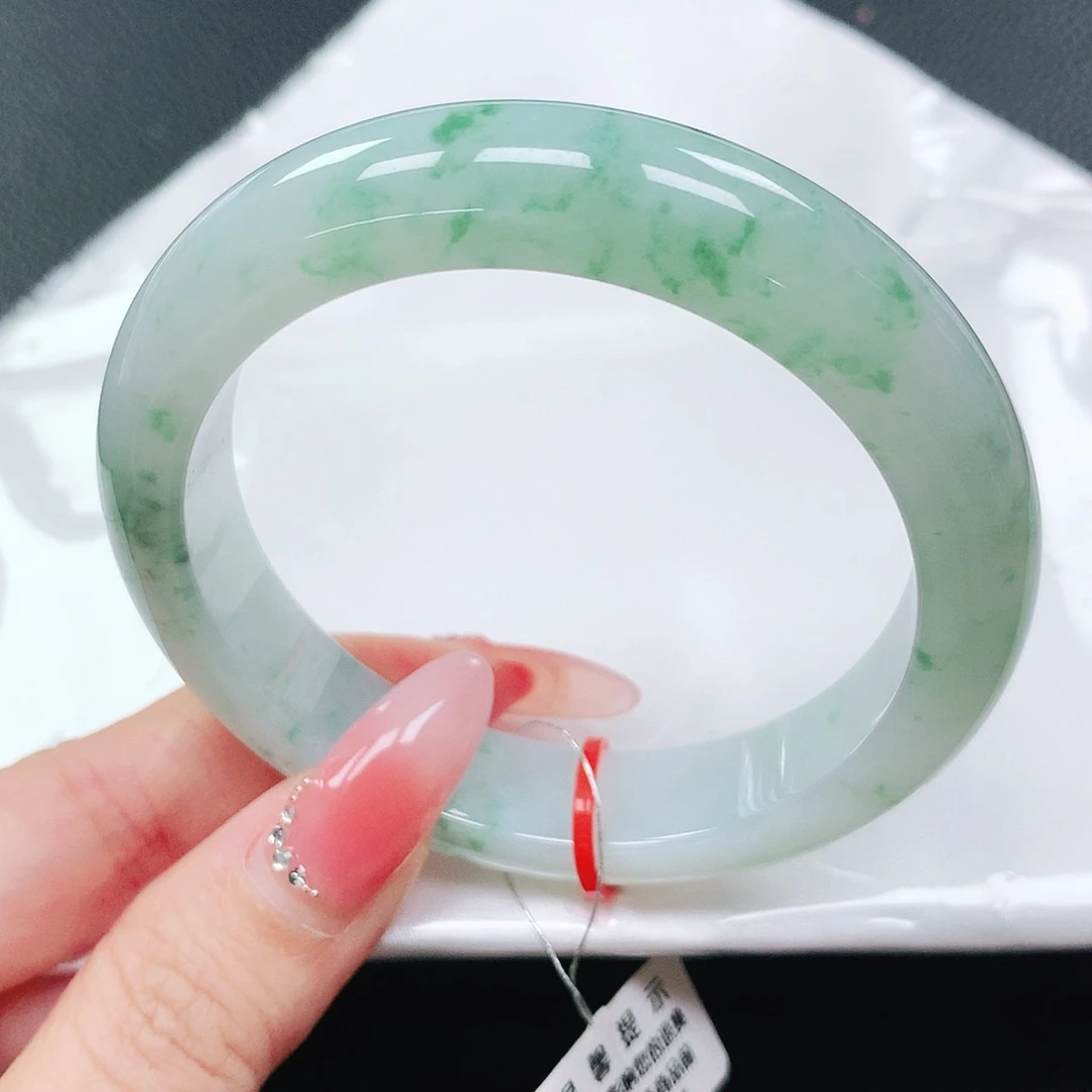 翡翠手镯未镶嵌57圈