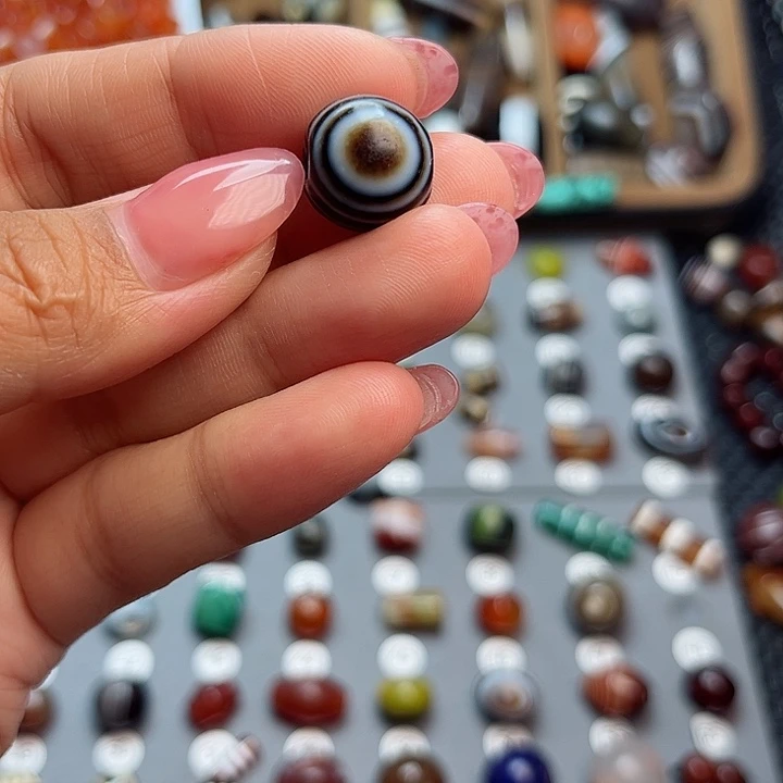 玛瑙/玉髓未镶嵌珠宝半成品一**安