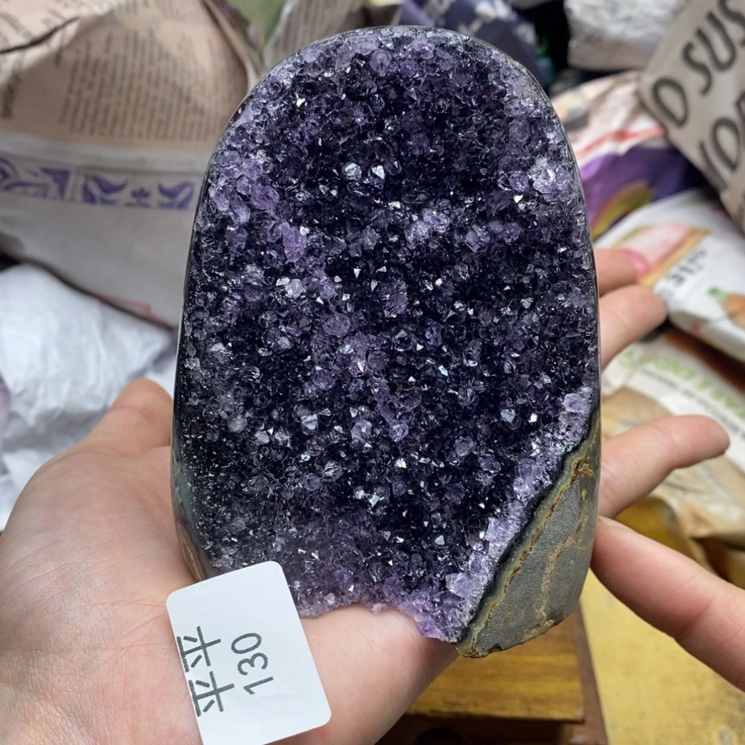 紫晶乌拉圭未镶嵌