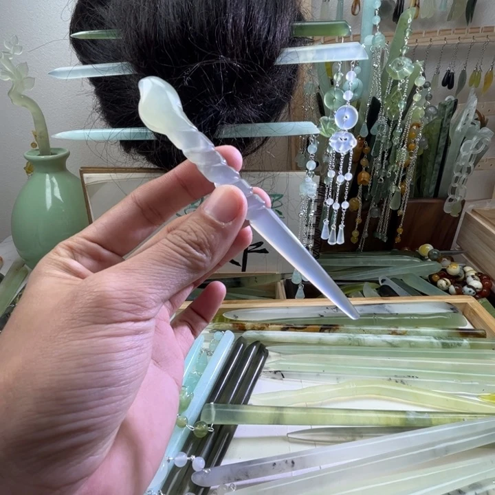 蛇纹石玉发饰未镶嵌上***欠