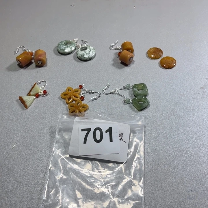 蛇纹石玉合金耳饰衣***装