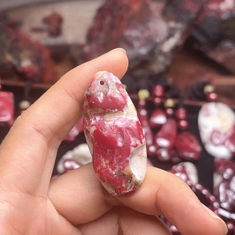 【闪购商品】天然辰砂天然原矿朱砂吊坠