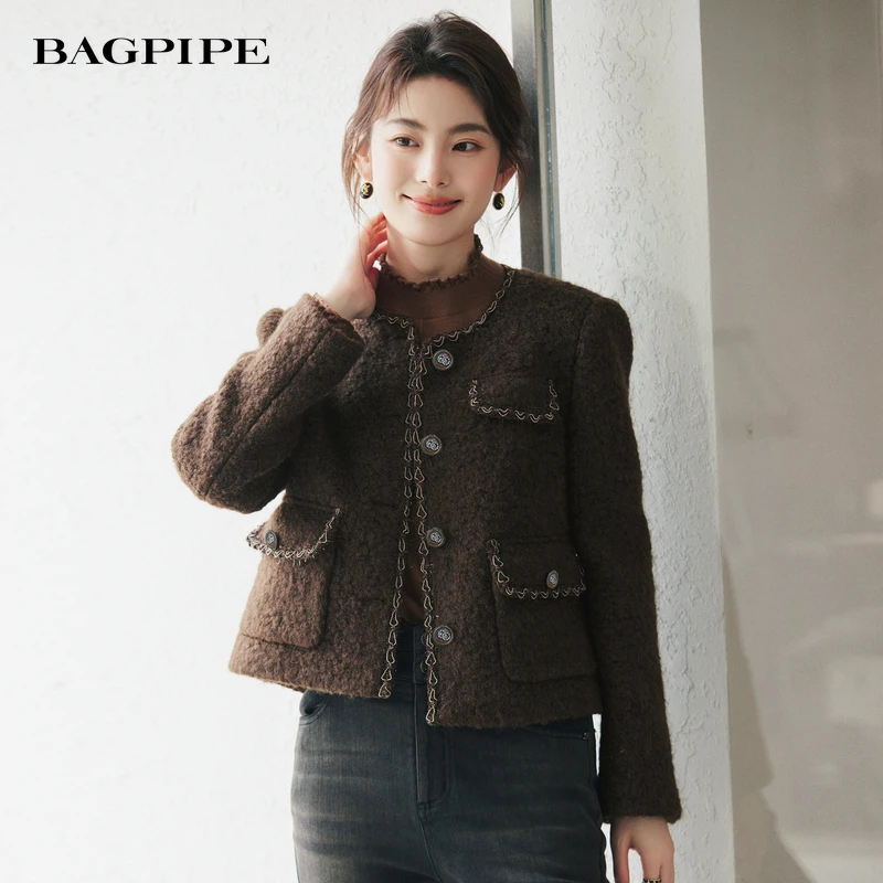 风笛2025冬季新款撞色设计感小香风圆领外套秋冬女装正肩显瘦上衣