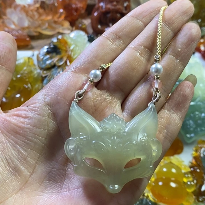 未镶嵌蛇纹石玉颈饰