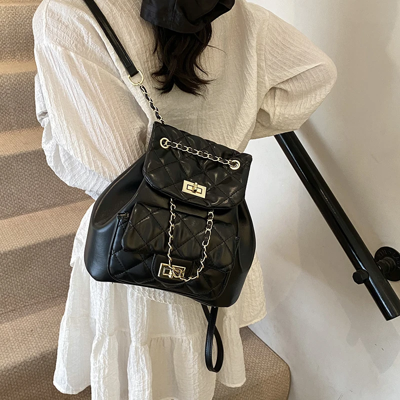 双肩包2025时尚小众小香风通勤大容量女士包包新款女包黑色斜挎包