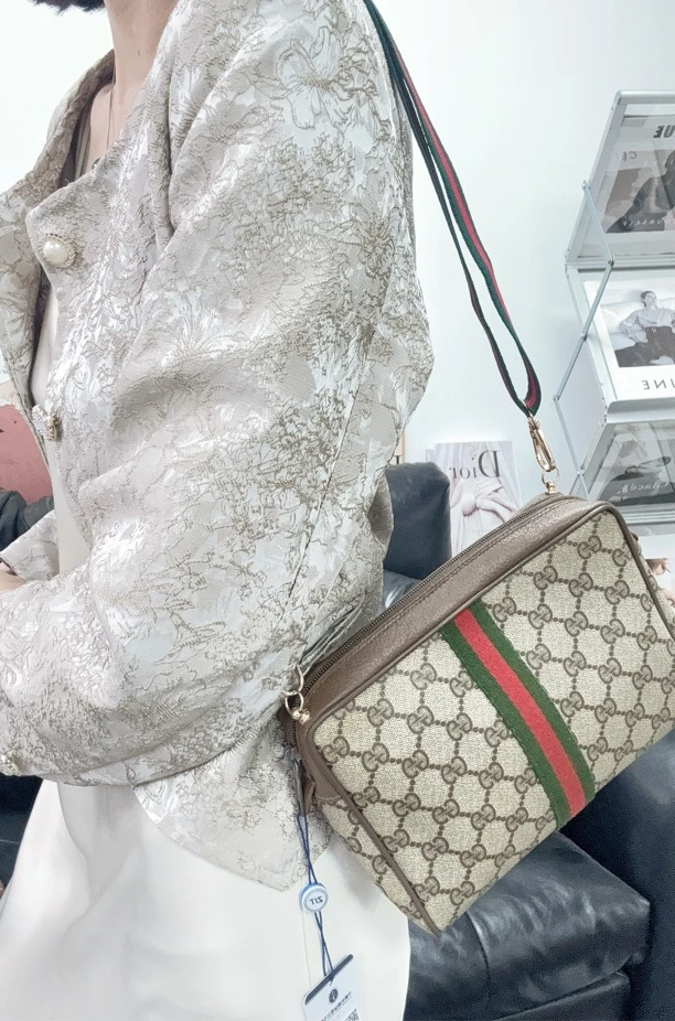 95新 GUCCI/古驰 全原红绿拼条老花洗漱包/秋境 03605