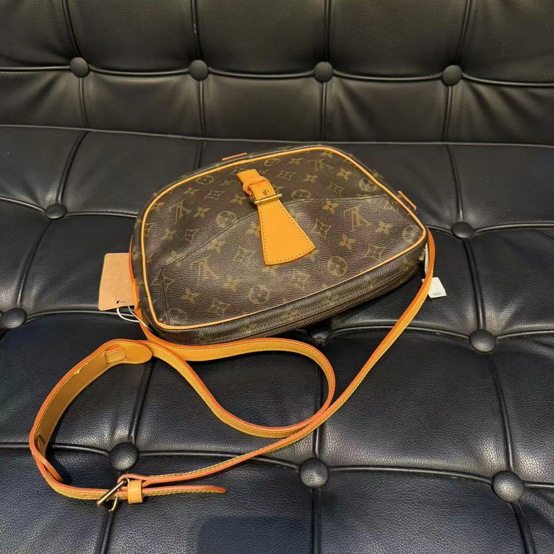95新 LouisVuitton/路易威登 二弟/95新/1061/单肩包