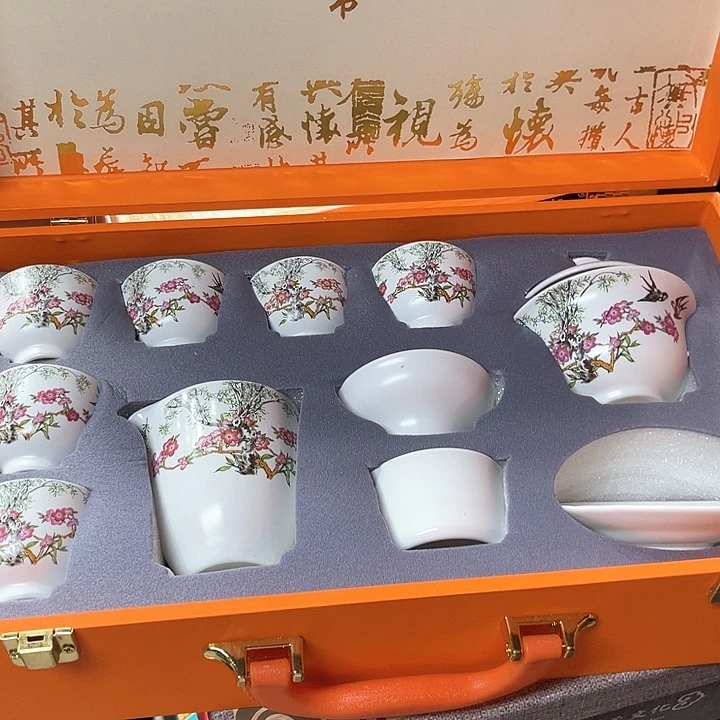 孤品茶具套装等。