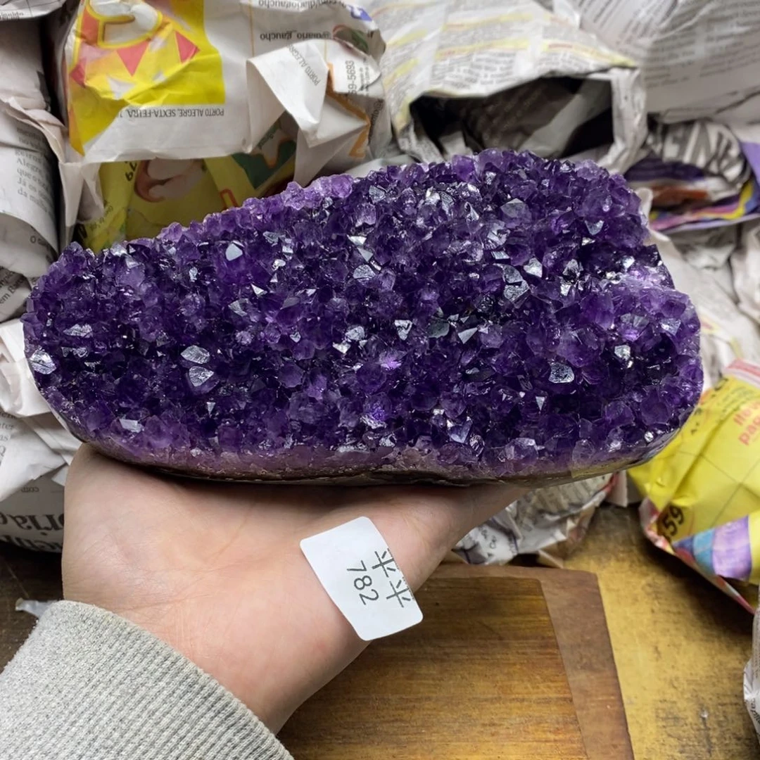紫晶乌拉圭未镶嵌