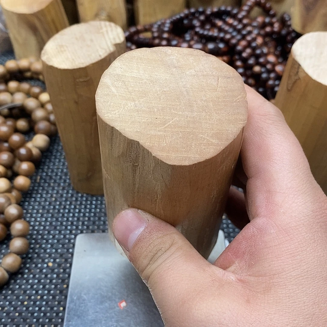 木喵**咪老山檀香木木木木