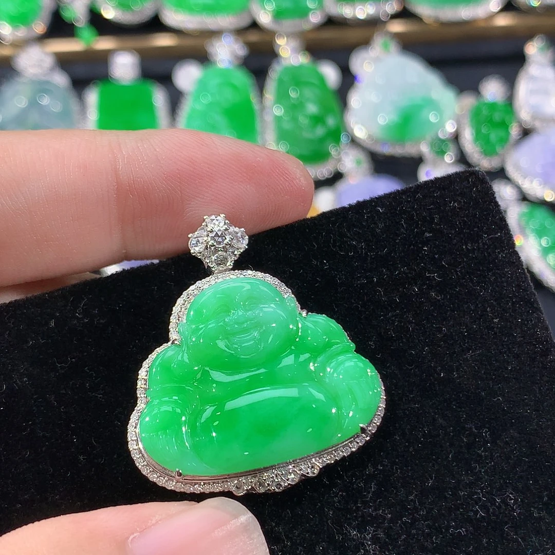 翡翠18K金镶嵌颈饰