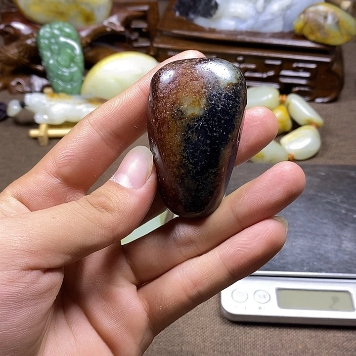 和田玉未镶嵌把件