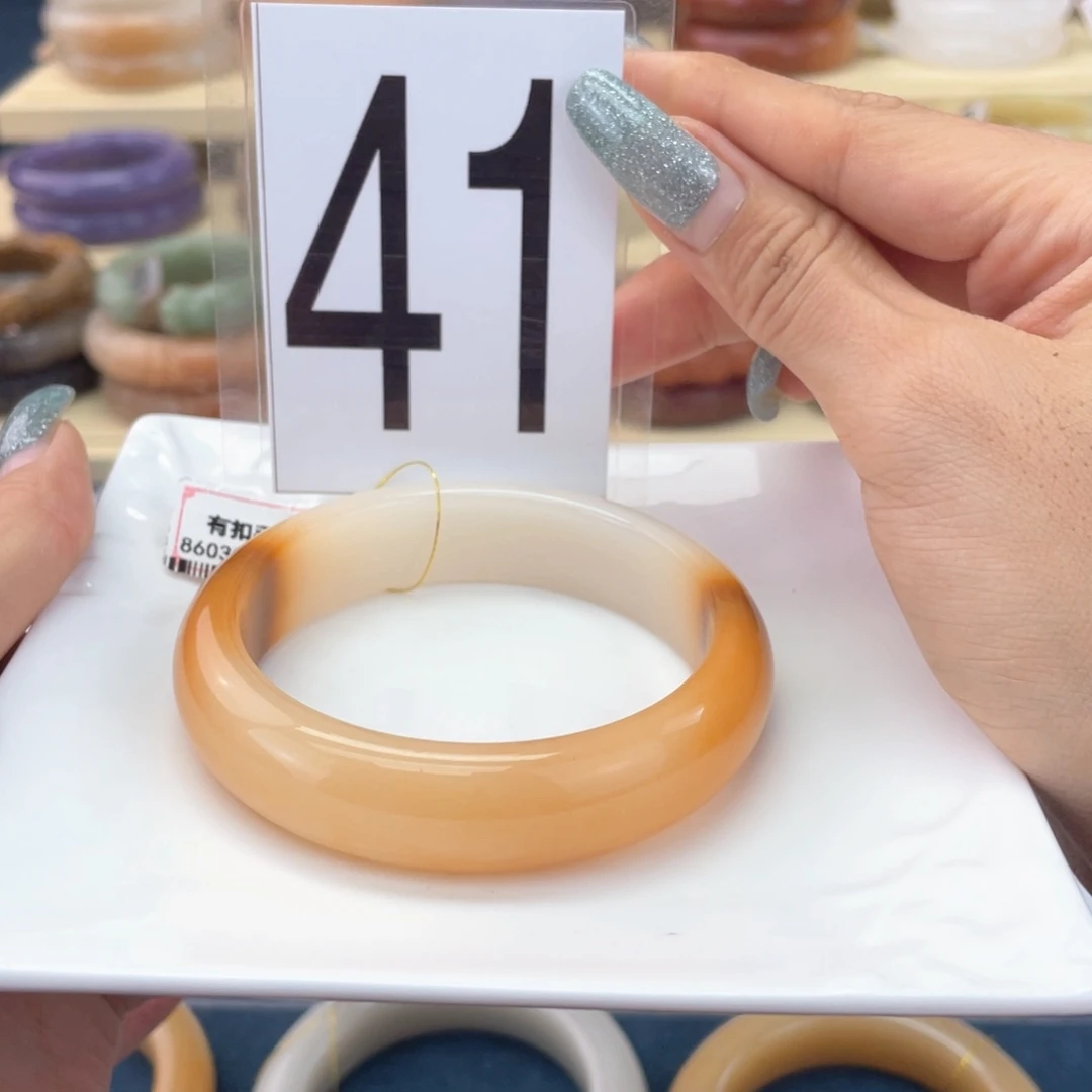 未镶嵌手镯石英岩玉