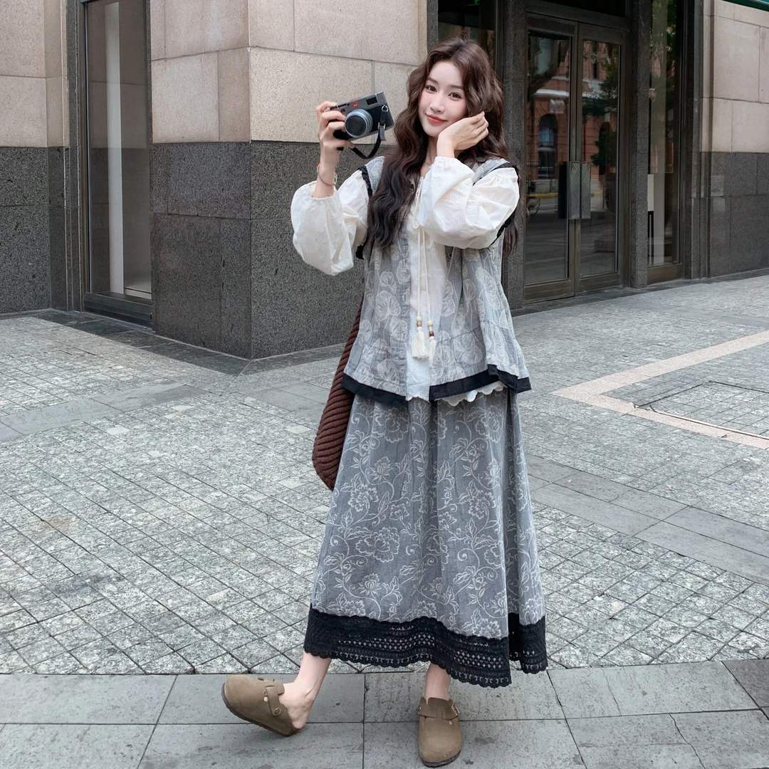 巨好看的早秋穿搭一整套女2025新款设计感马甲半身裙衬衫三件套