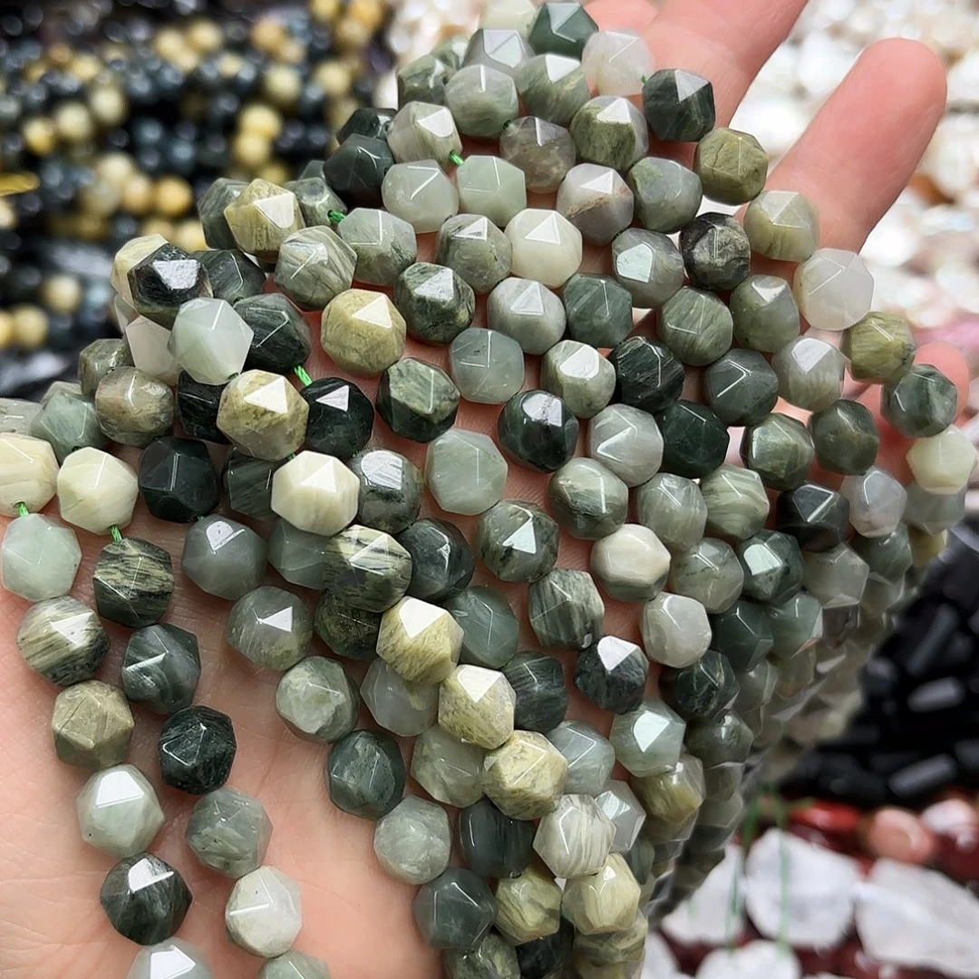 玛瑙/玉髓未镶嵌珠宝半成品卡十青草石切角一条