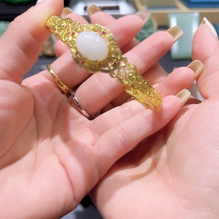 未镶嵌手镯和田玉