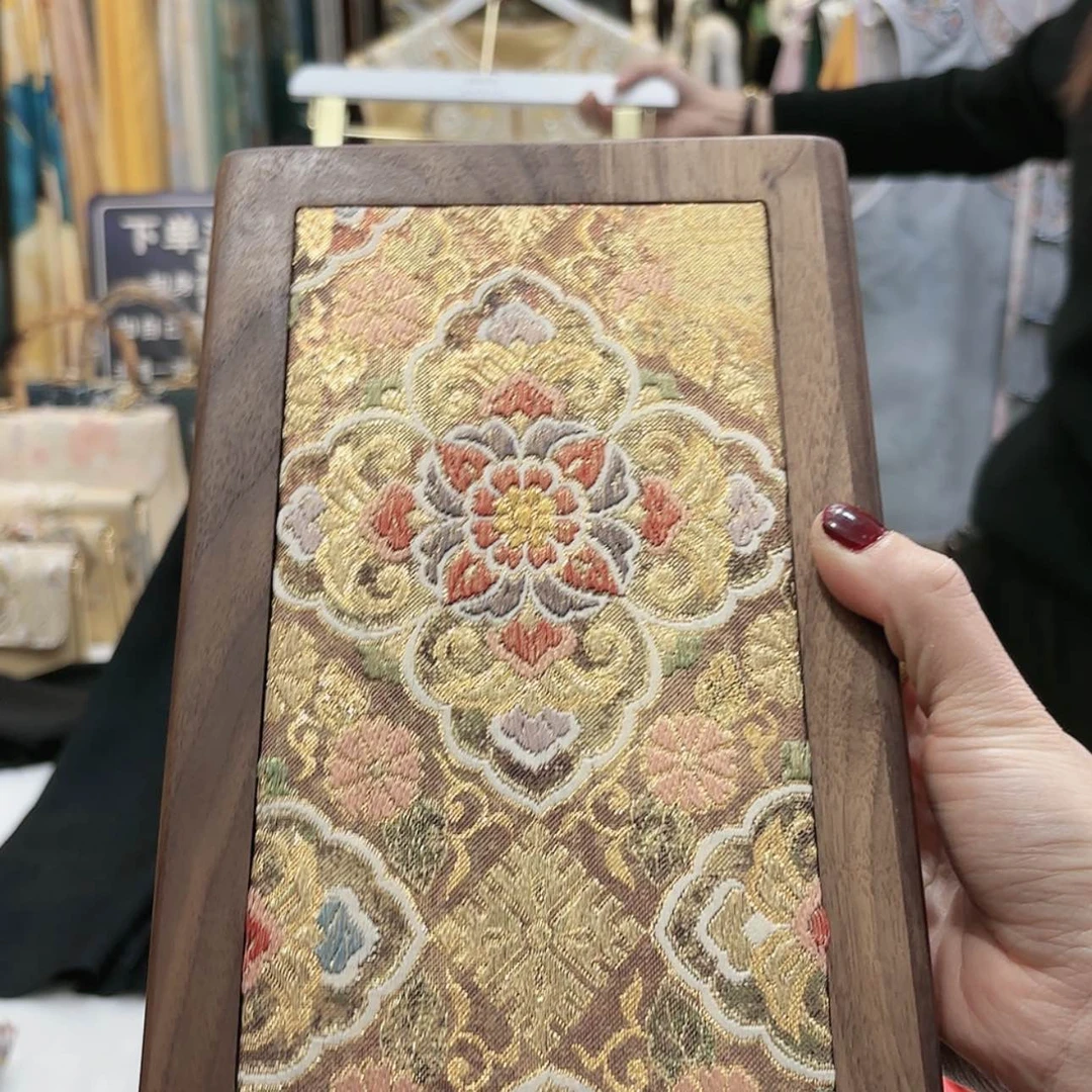 【闪购商品】勃***袋苏绣等艺术品的收藏和收藏