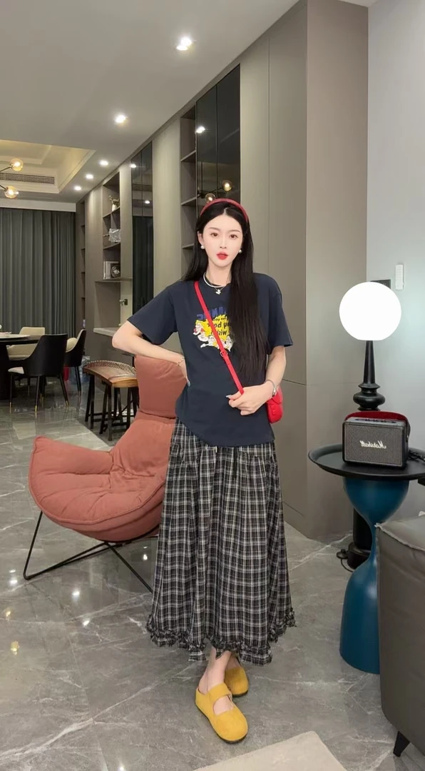 孕妇装2025春夏新款时尚字母印花短袖休闲复古格子孕妇半身裙套装