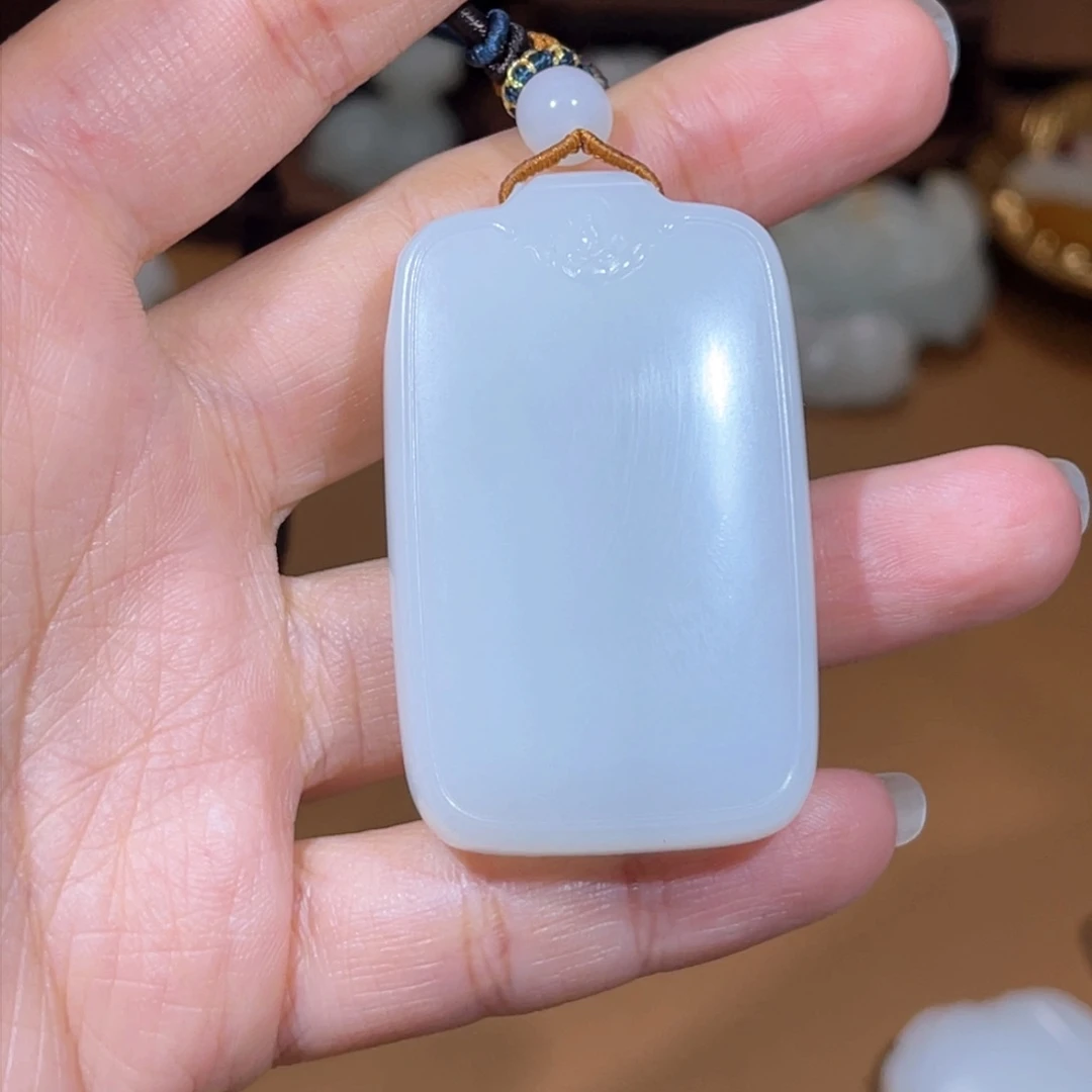 和田玉颈饰未镶嵌含**贞