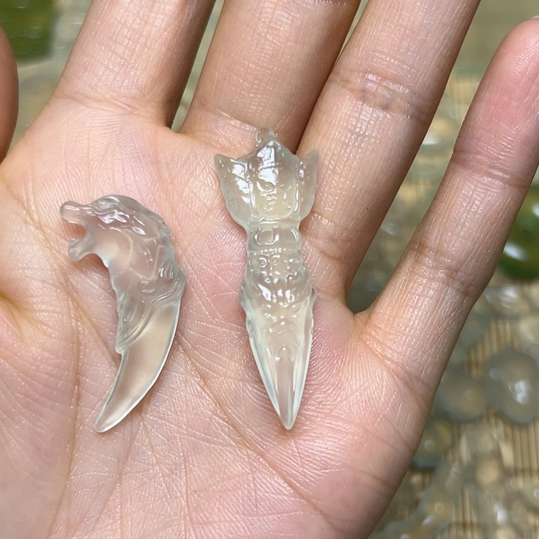 蛇纹石玉颈饰未镶嵌用****4