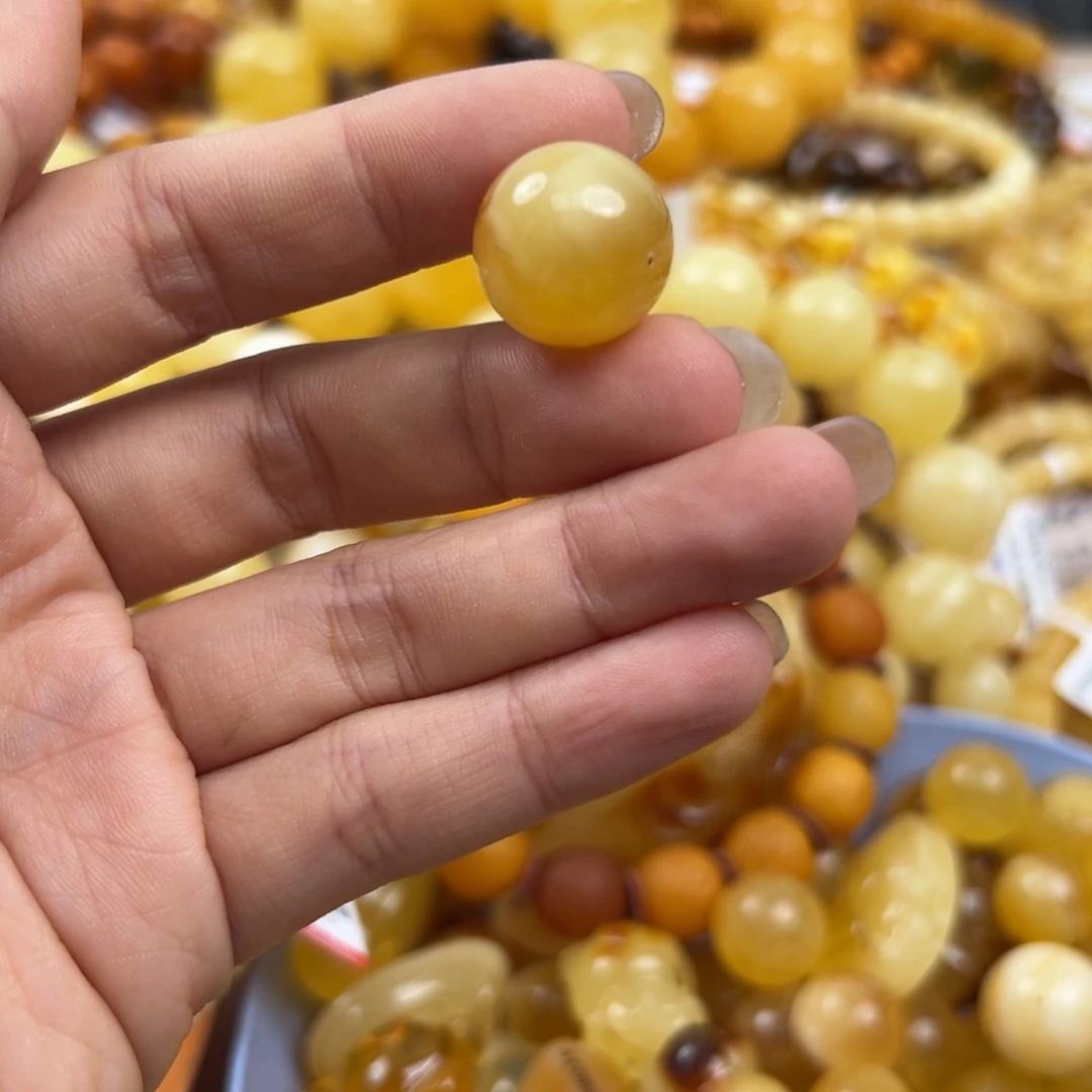 未镶嵌琥珀珠宝奇石
