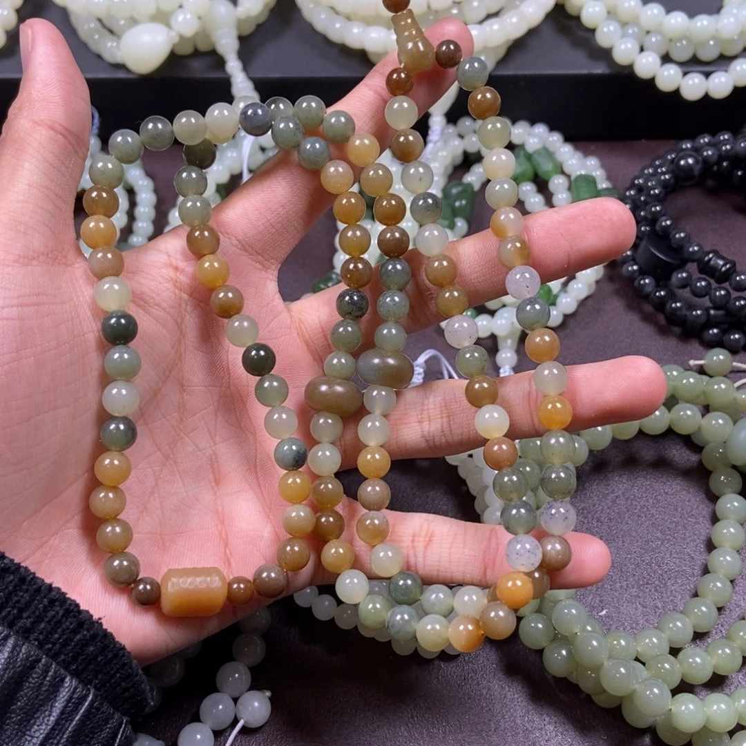 和田玉未镶嵌把件