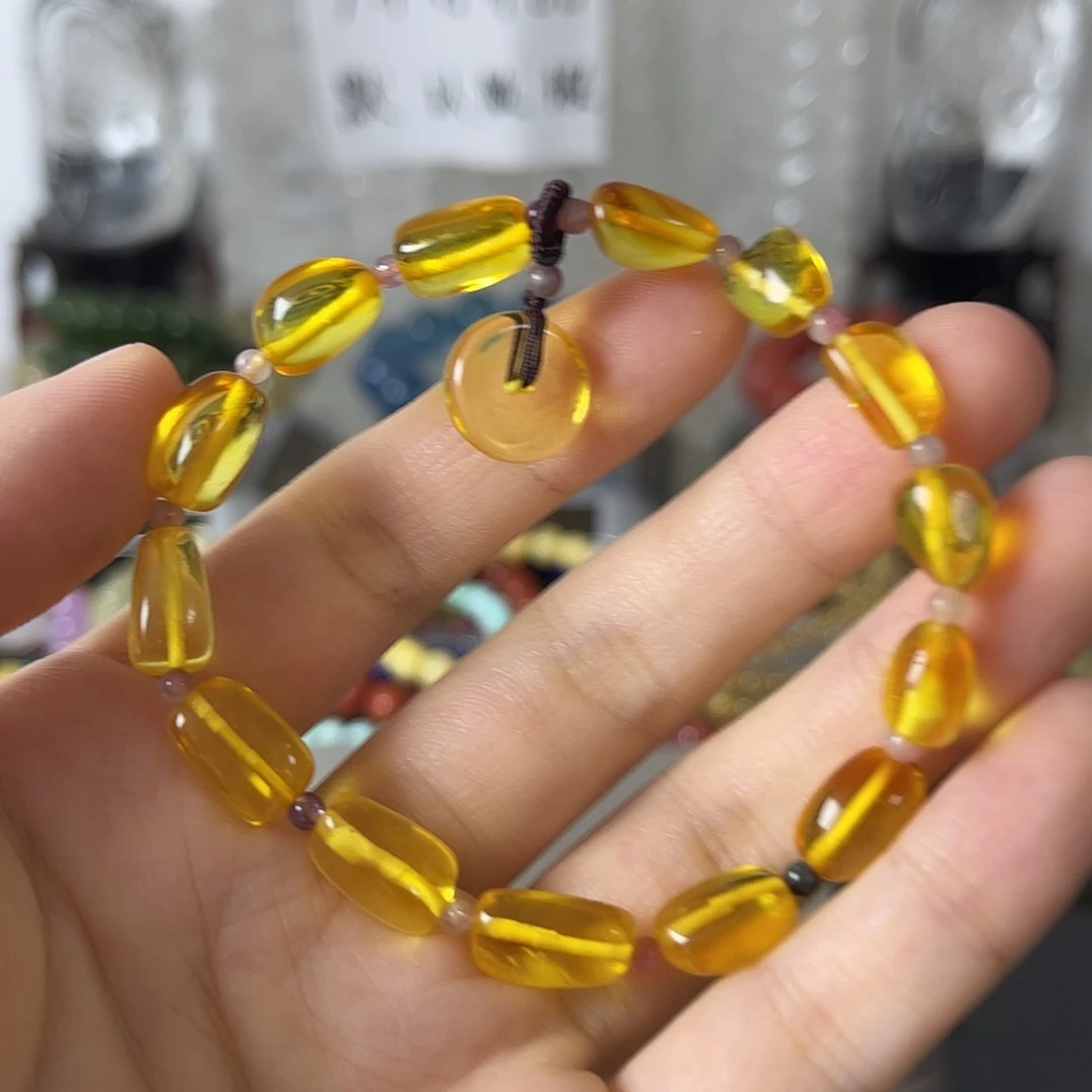 未镶嵌琥珀手链矿坑