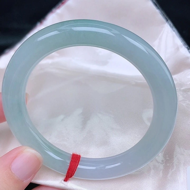 未镶嵌手镯（圆镯）翡翠天然