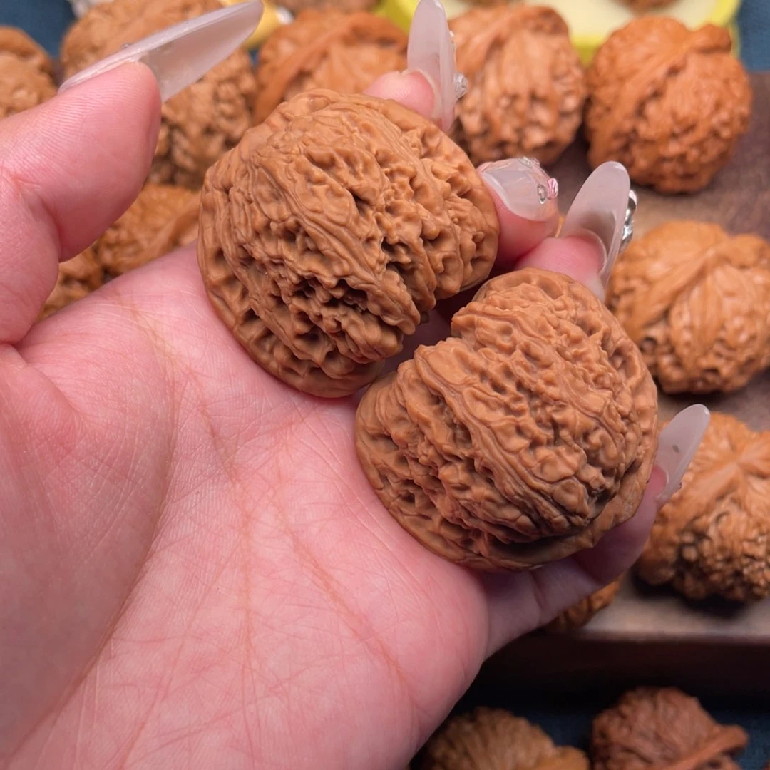 文玩核桃吊坠全品，炮弹拉丝纹南疆41