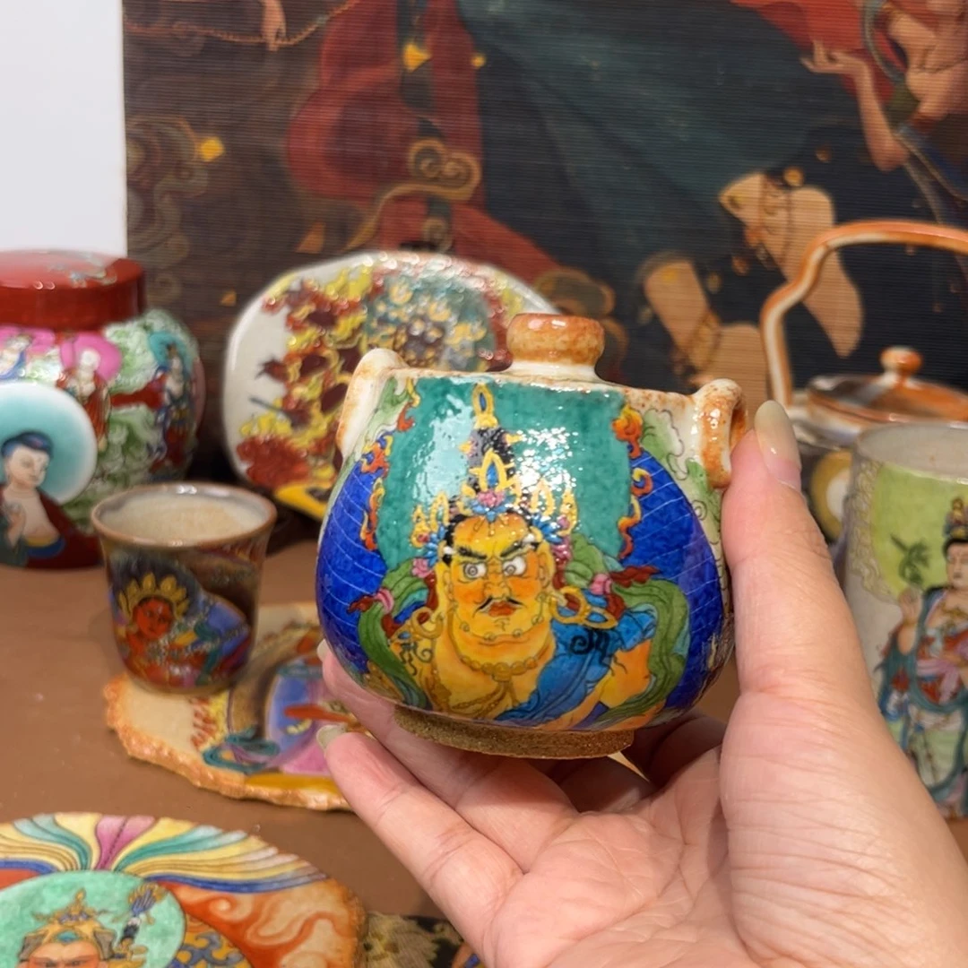 手工手绘黄财财宝瓶