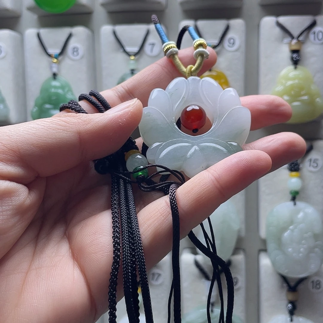 石英质玉未镶嵌颈饰