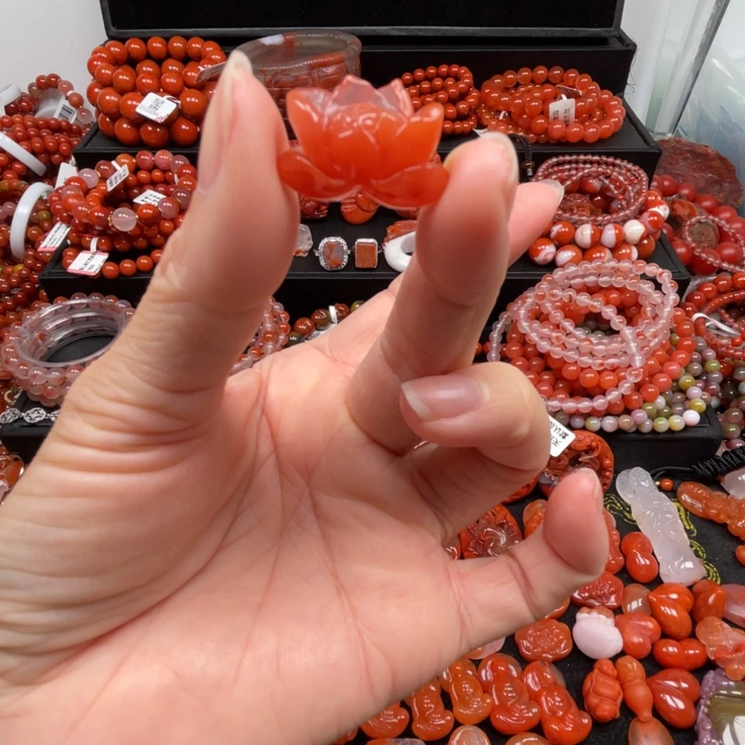 南红玛瑙未镶嵌莲花