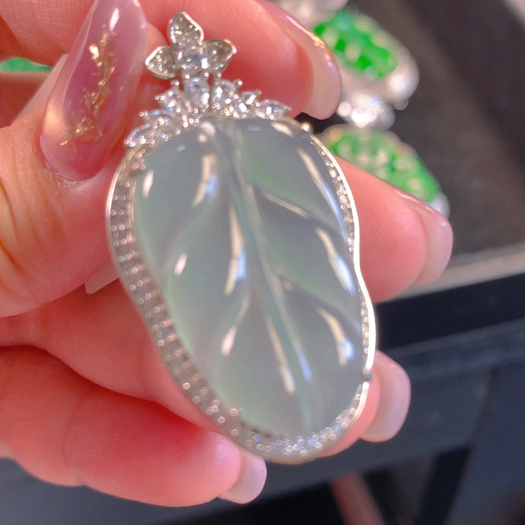 翡翠颈饰银S925镶嵌翡翠