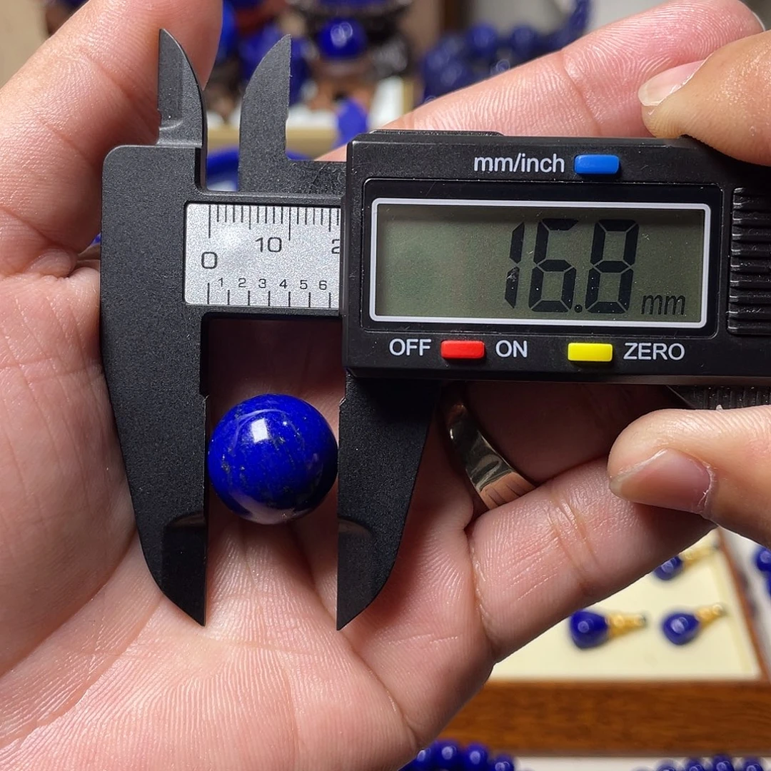 徐****青金石未镶嵌多金16.8mm单珠