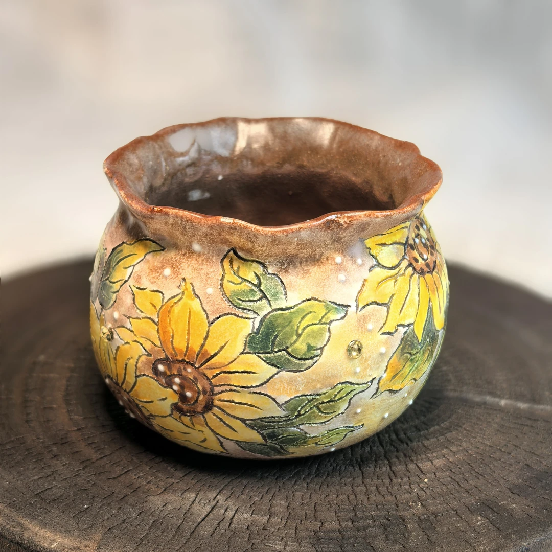 （公主釉烧花器）手捏多肉花盆，口6高6微瑕，手工制作有瑕疵介意慎拍