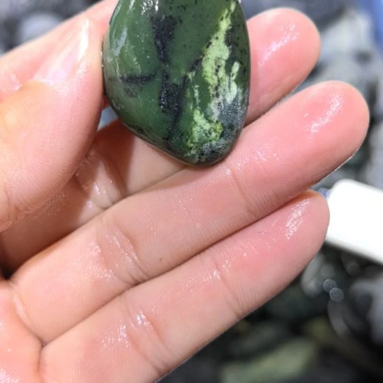 铭***卖藏玉药王石原石一个