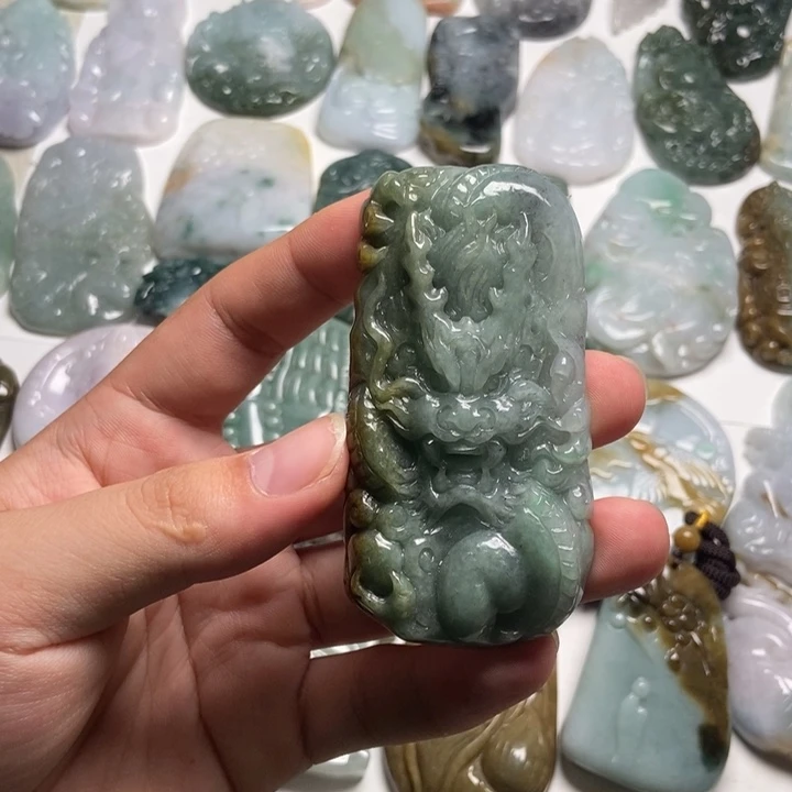 翡翠未镶嵌颈饰龙牌55