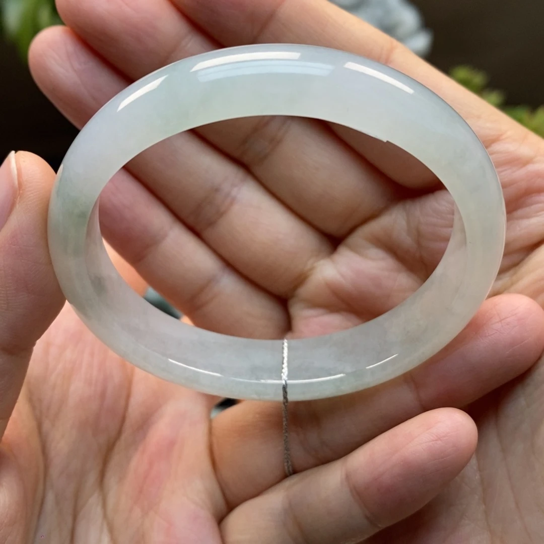 翡翠手镯未镶嵌天然