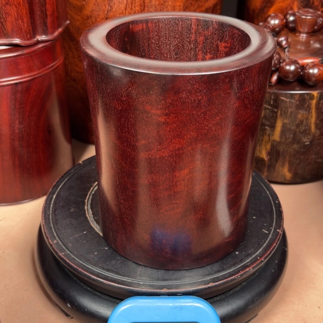 哆***a檀香木小叶紫檀笔筒