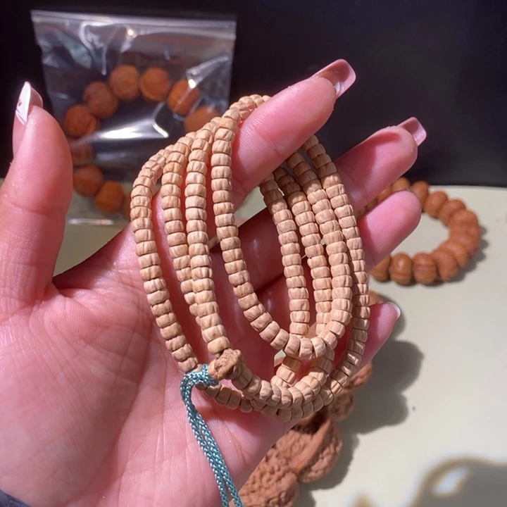 文玩核桃手串……52