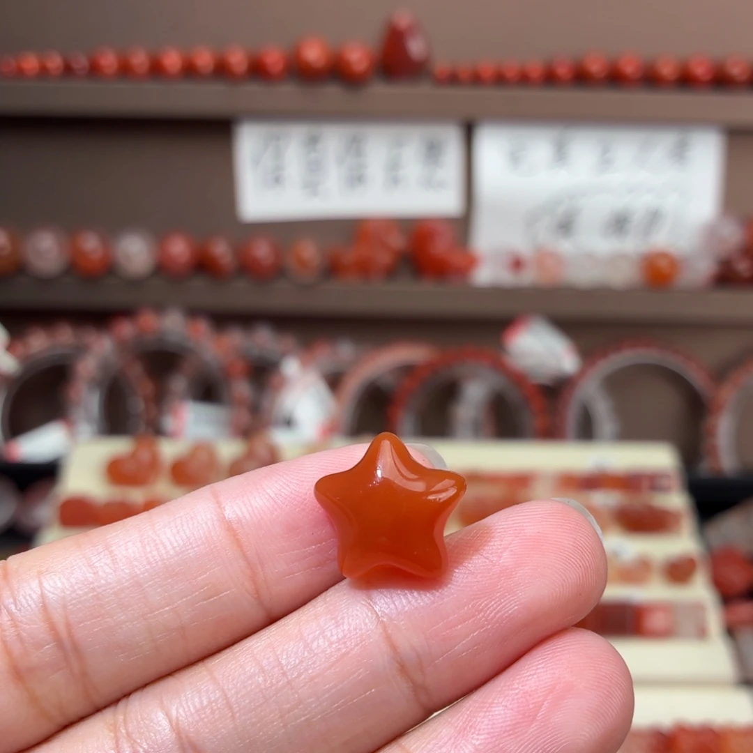 南红玛瑙未镶嵌川料五角星