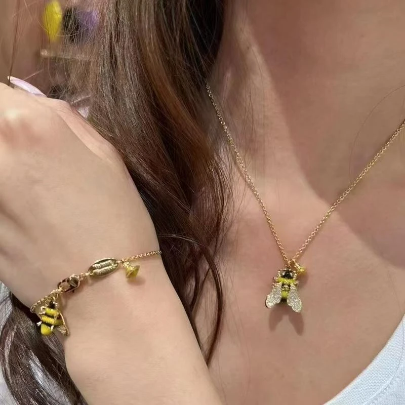 合金锆石项链 高版本西太后蜜蜂项链女星球同款气质个性百搭可爱