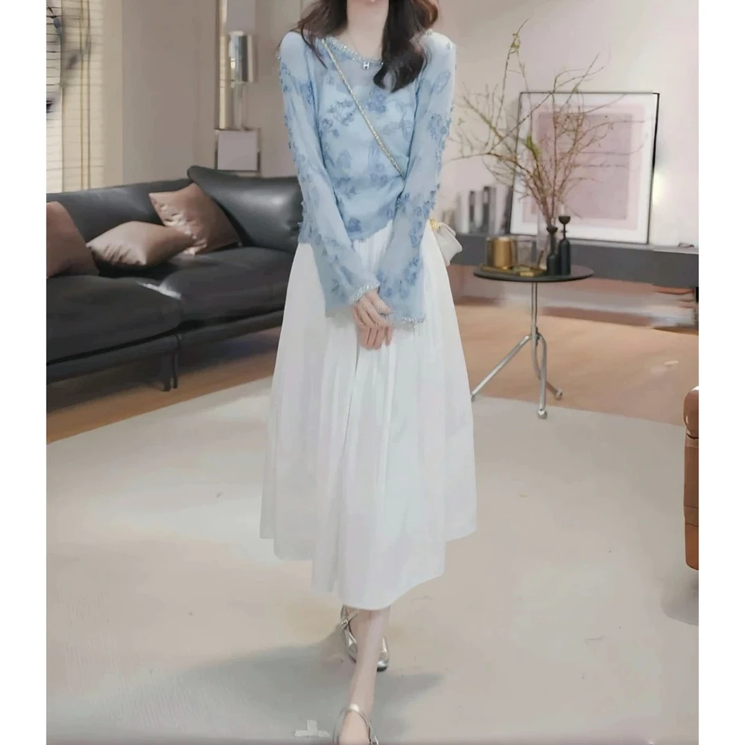 11【两件套】朵拉系列.清冷高级立体绣花针织+半身裙套装（G028）
