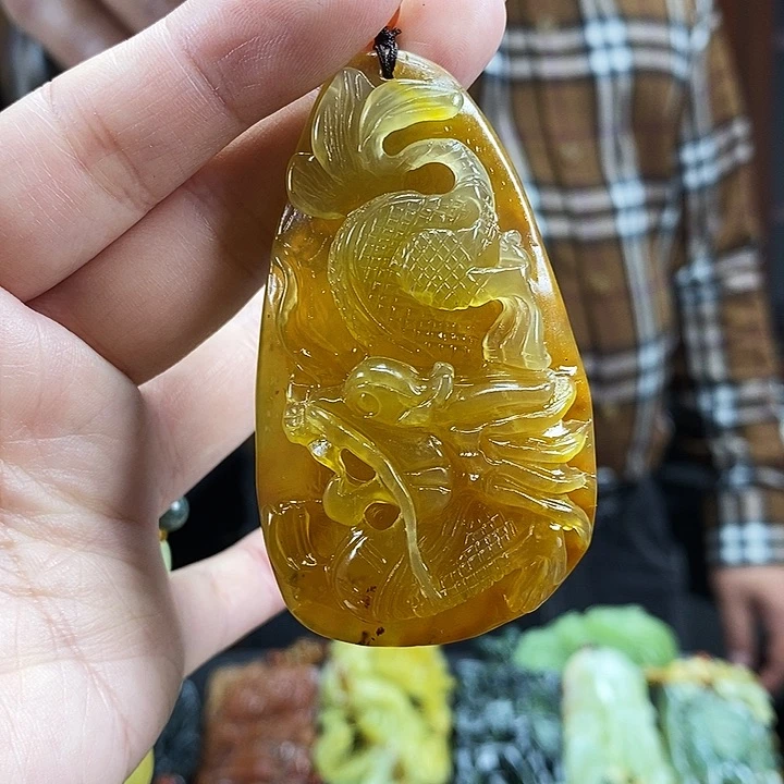 蛇纹石玉未镶嵌吊坠