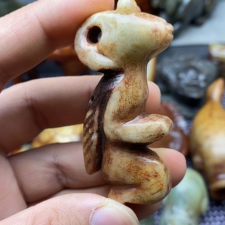 未镶嵌蛇纹石玉颈饰